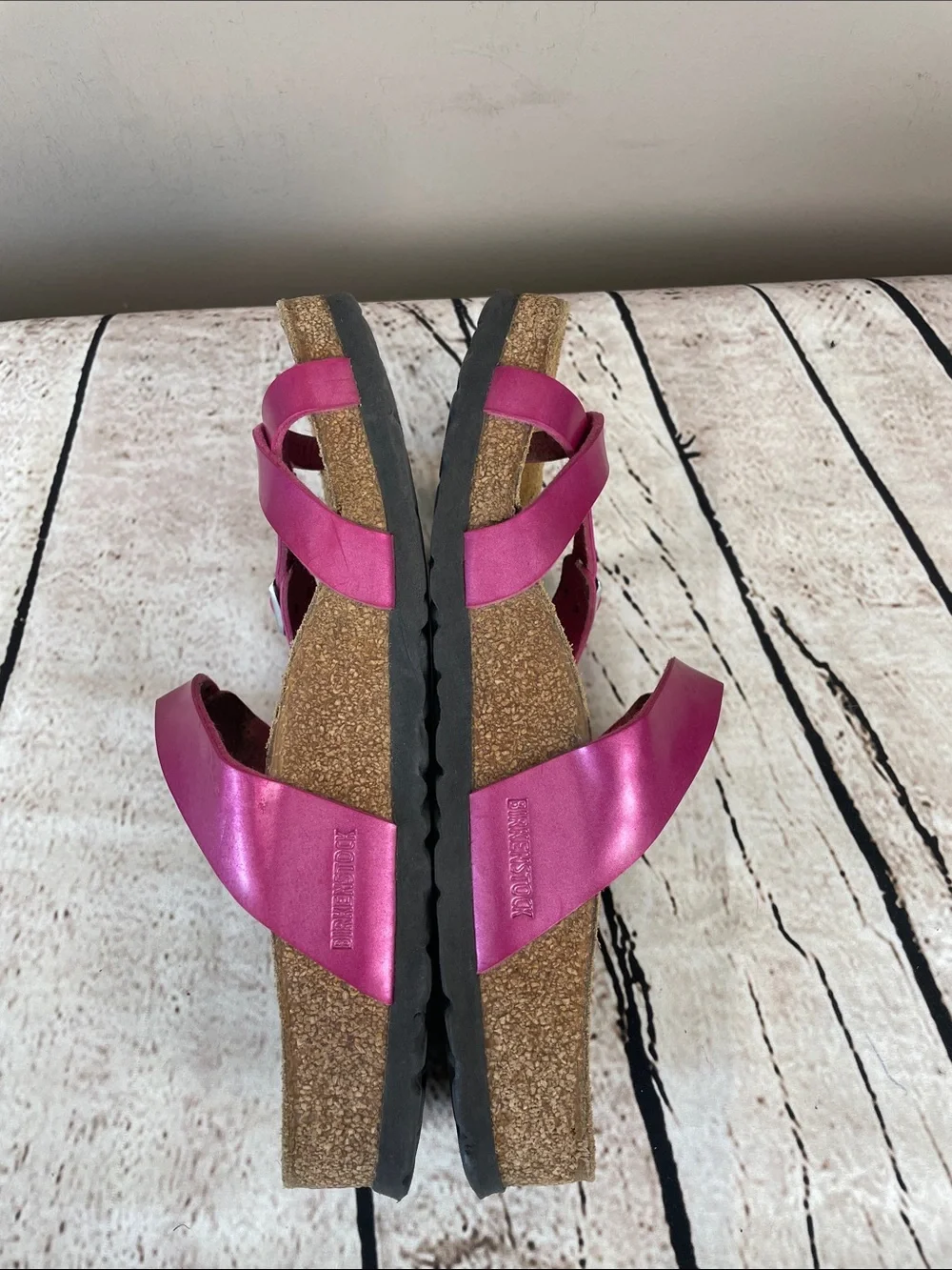 Birkenstock Mayari Women’s 7-7.5 Slip -On Metallic Pink Buckle Strap Sandals